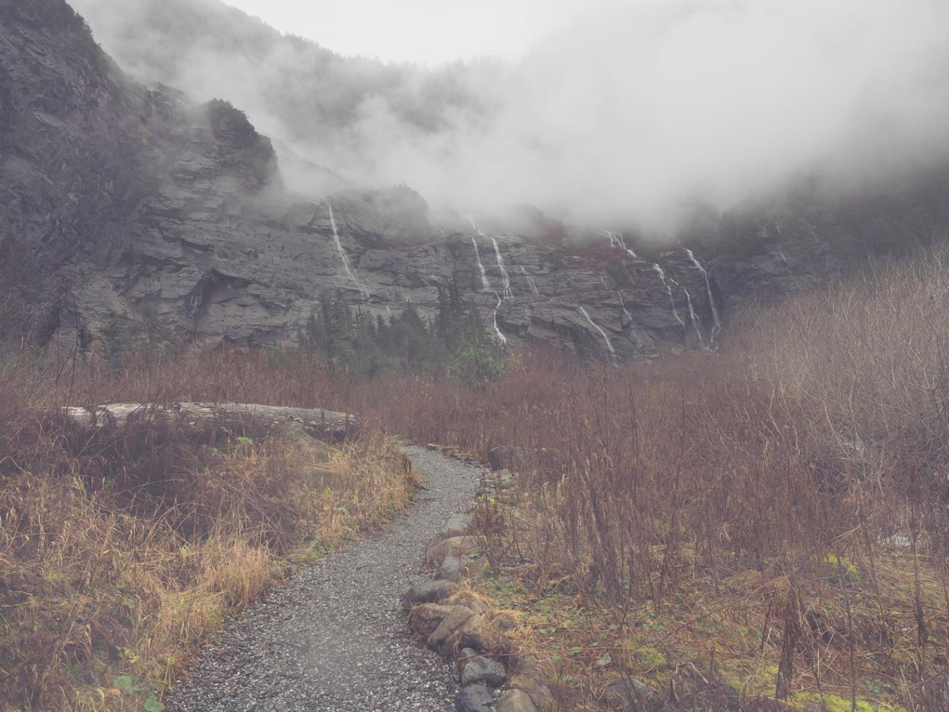 Група учасників під час екскурсії історичними вулицями Черкас